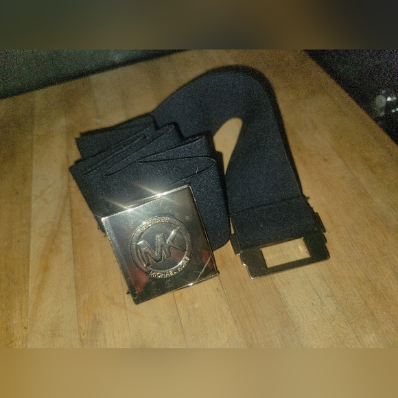 Michael kors brand belt - Picture 3 of 9